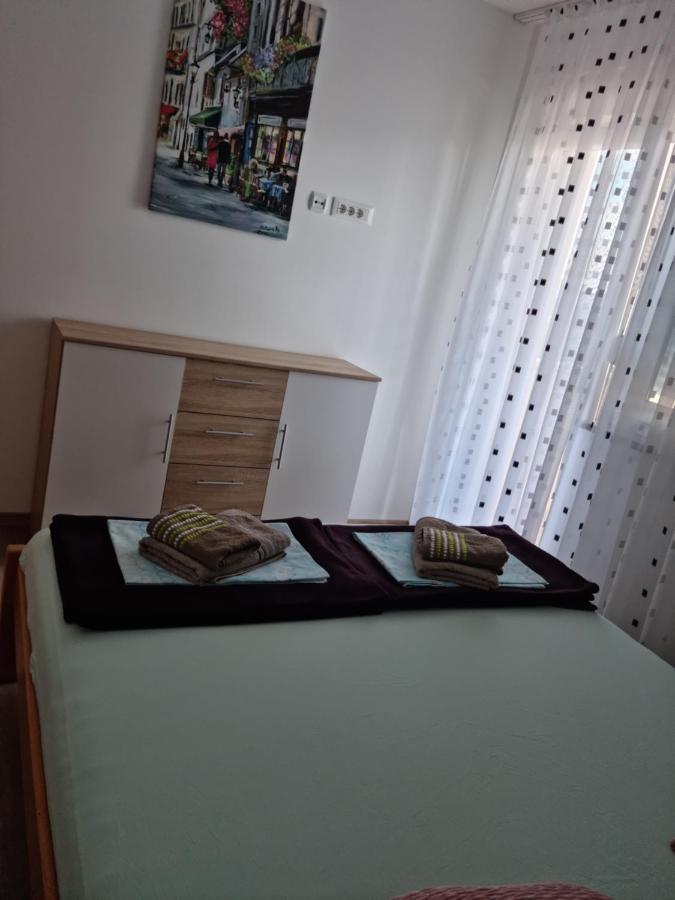 Appartments D&D Peroj Eksteriør billede