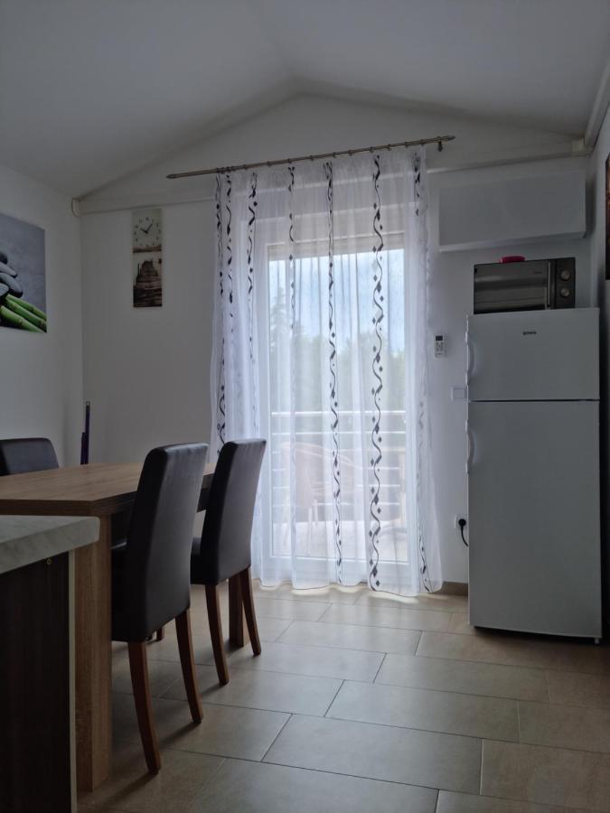 Appartments D&D Peroj Eksteriør billede