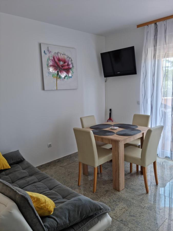 Appartments D&D Peroj Eksteriør billede
