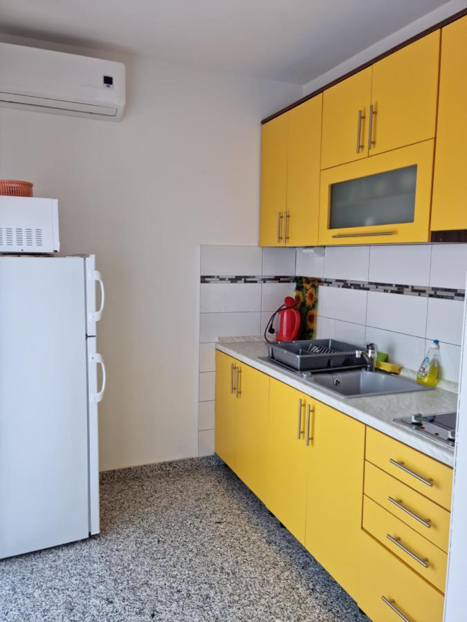 Appartments D&D Peroj Eksteriør billede